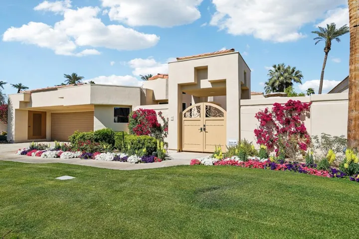5-web-or-mls-St Andrews Ct-005