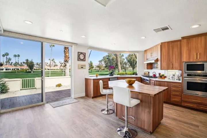24-web-or-mls-St Andrews Ct-024