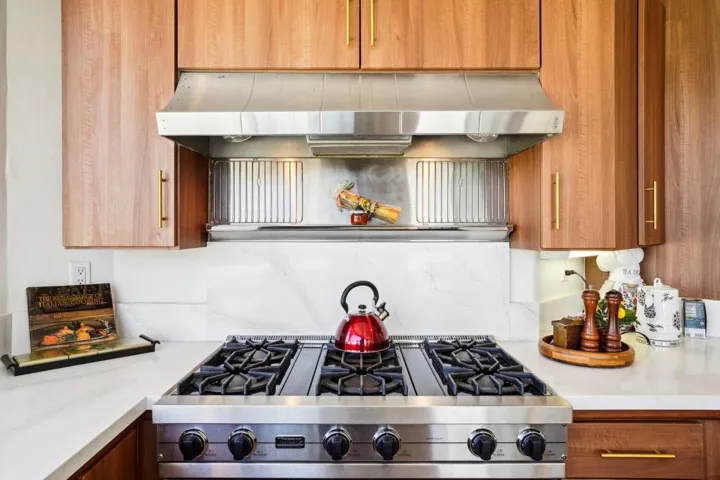 27-web-or-mls-St Andrews Ct-027