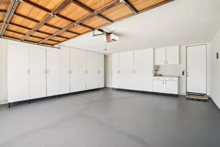 53-web-or-mls-St Andrews Ct-053