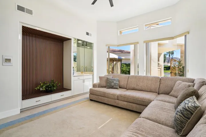 51-web-or-mls-St Andrews Ct-051