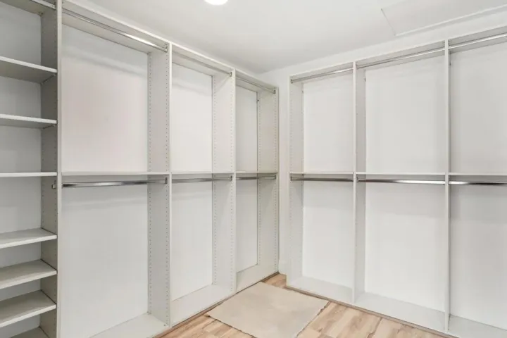 34-web-or-mls-St Andrews Ct-034