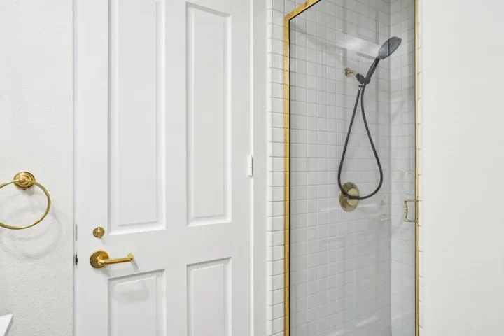 44-web-or-mls-St Andrews Ct-044
