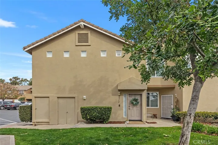 Enjoy the privacy of this end-unit setting with a generous grassy area!