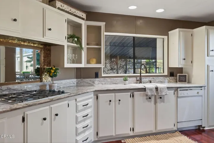 25-web-or-mls-UpmarketMedia-2485Eld-085