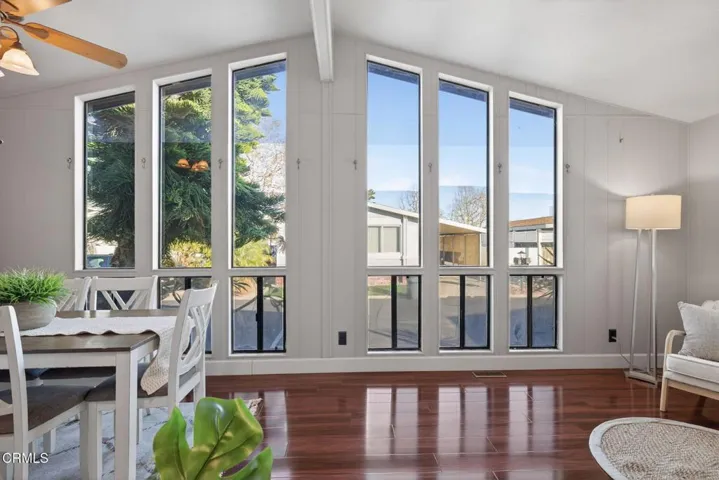11-web-or-mls-UpmarketMedia-2485Eld-038