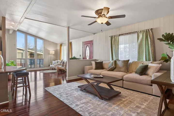 19-web-or-mls-UpmarketMedia-2485Eld-063