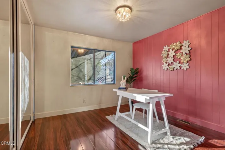 36-web-or-mls-UpmarketMedia-2485Eld-118