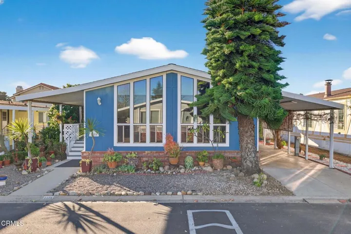 2-web-or-mls-UpmarketMedia-2485Eld-005