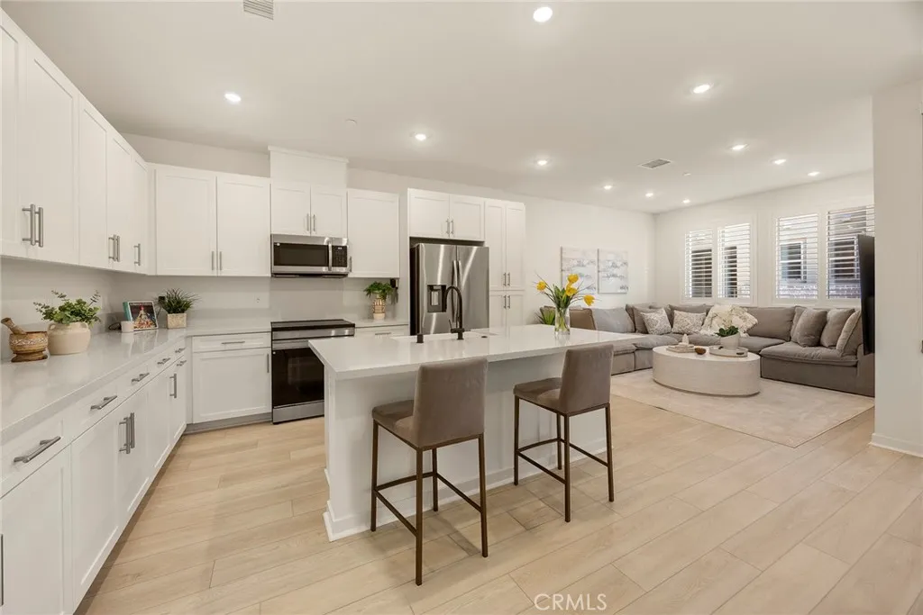 1968 Via De La Luna, Placentia, California 92870 home-pic-2