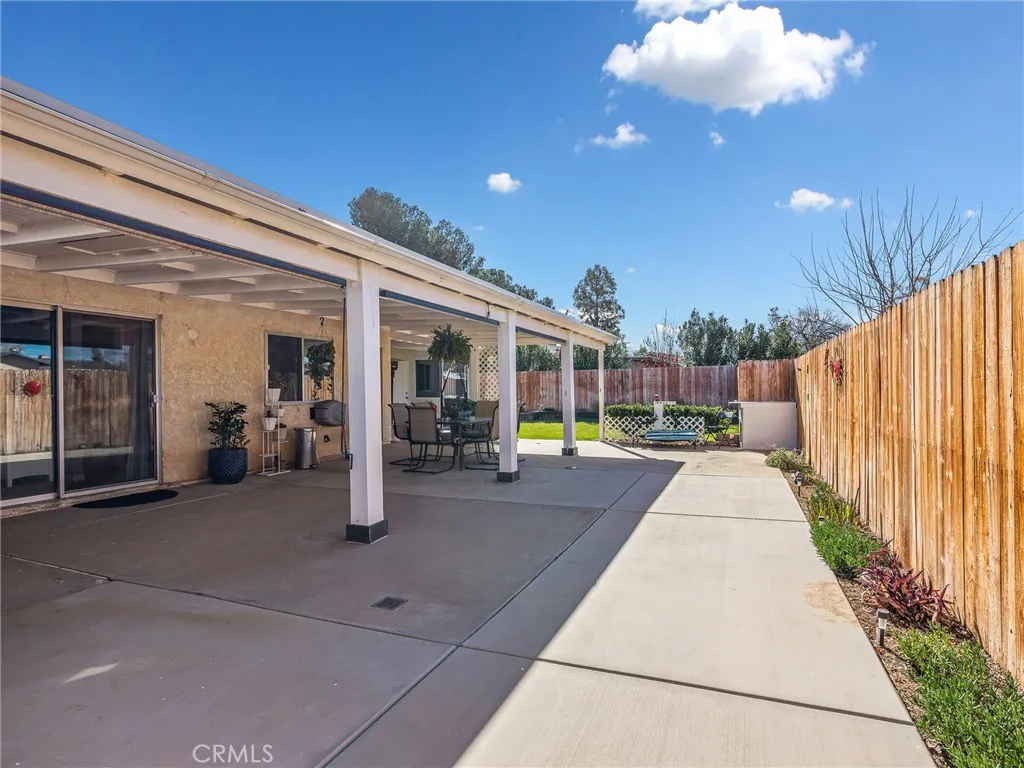 9472 Guava Avenue, Hesperia, California 92345 home-pic-18