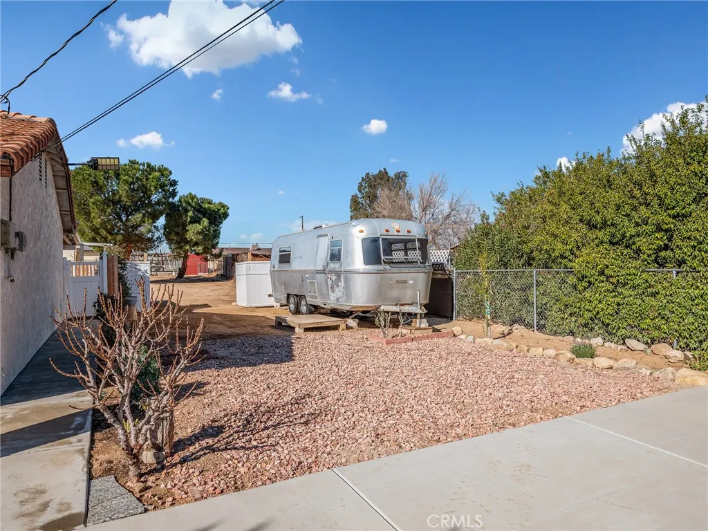 9472 Guava Avenue, Hesperia, California 92345 home-pic-10
