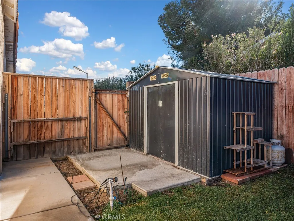 9472 Guava Avenue, Hesperia, California 92345 home-pic-13
