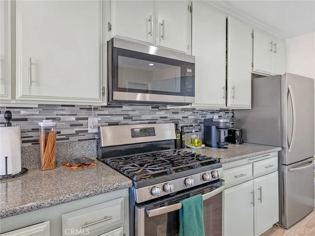 9472 Guava Avenue, Hesperia, California 92345 home-pic-24