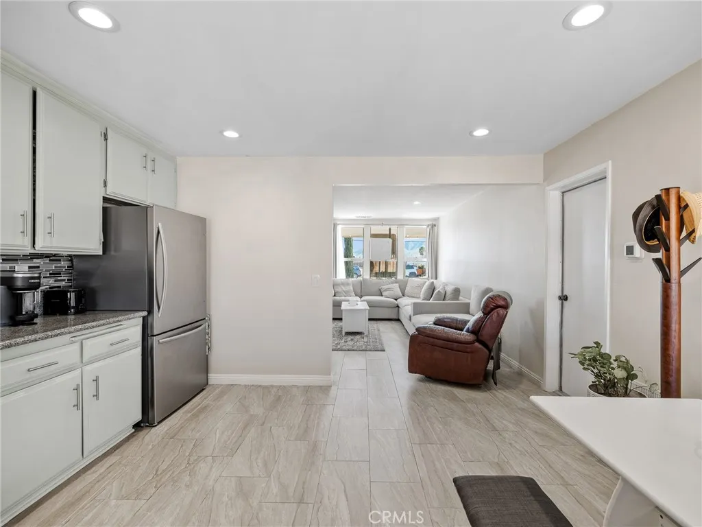 9472 Guava Avenue, Hesperia, California 92345 home-pic-23