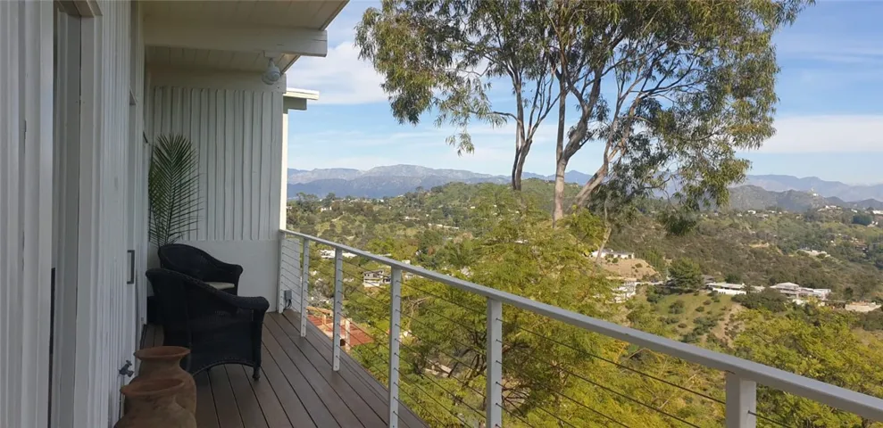8656 Skyline, Los Angeles, California 90046