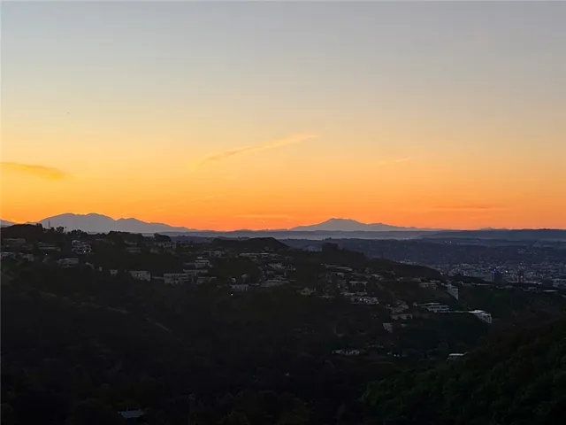 8656 Skyline, Los Angeles, California 90046