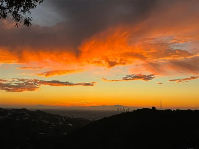 8656 Skyline, Los Angeles, California 90046