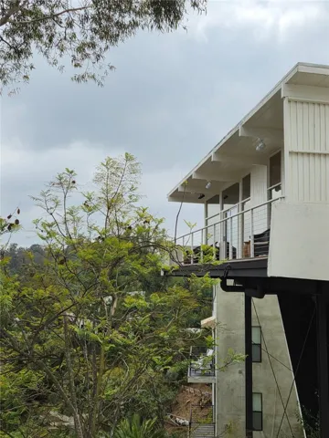 8656 Skyline, Los Angeles, California 90046