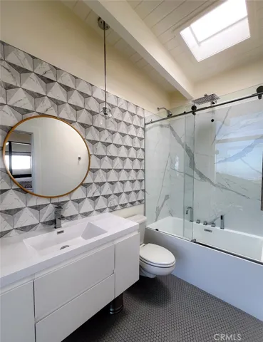 8656 Skyline, Los Angeles, California 90046