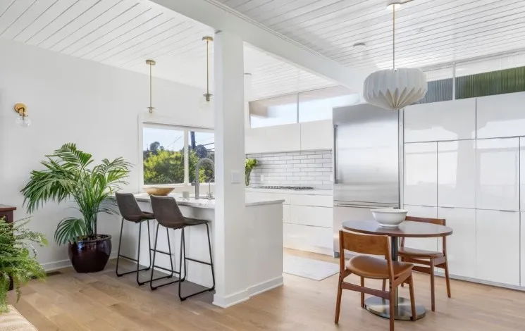 8656 Skyline, Los Angeles, California 90046
