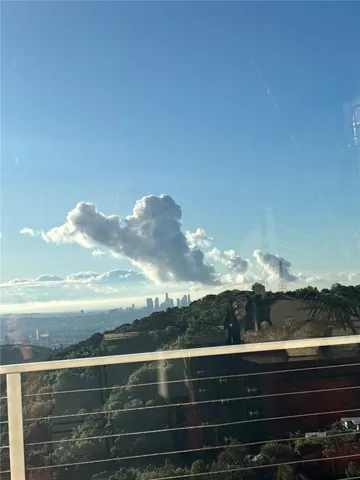 8656 Skyline, Los Angeles, California 90046