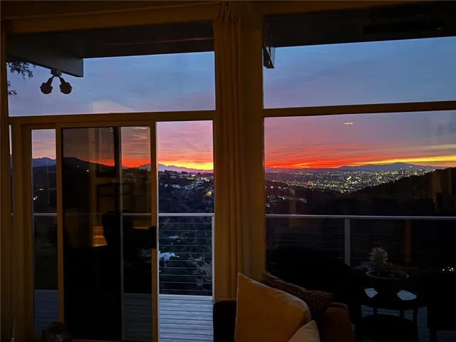 8656 Skyline, Los Angeles, California 90046