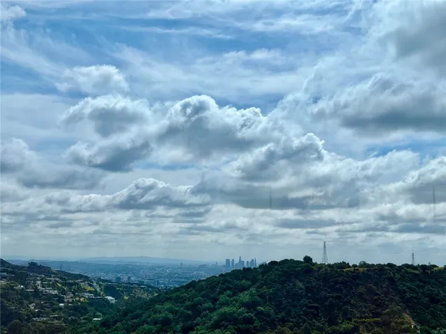 8656 Skyline, Los Angeles, California 90046