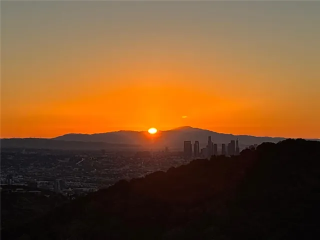 8656 Skyline, Los Angeles, California 90046