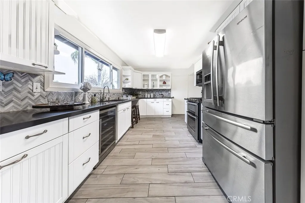 502 E Mauna Loa Avenue, Glendora, California 91740 home-pic-8