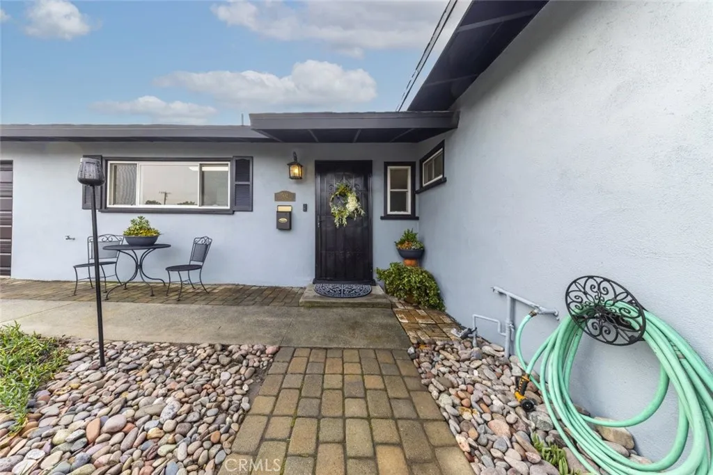 502 E Mauna Loa Avenue, Glendora, California 91740 home-pic-4