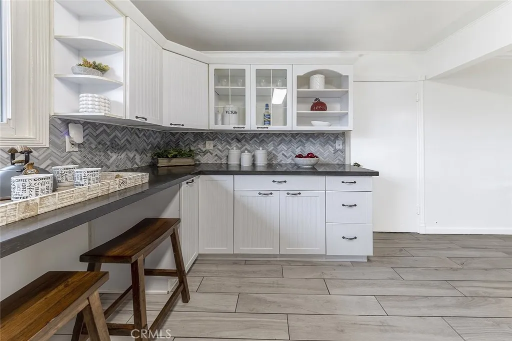 502 E Mauna Loa Avenue, Glendora, California 91740 home-pic-10
