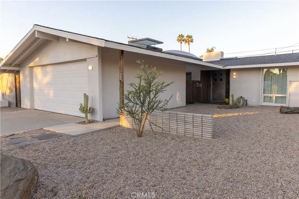 326 Princeton Drive, Costa Mesa, California 92626 home-pic-1