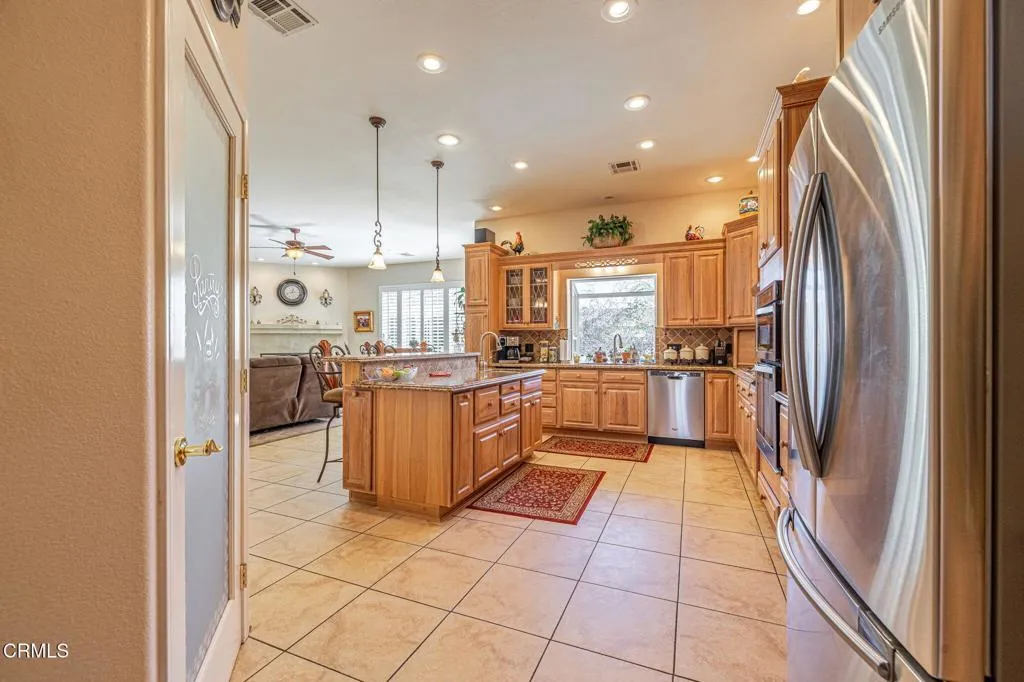 39748 Golfers Drive, Palmdale, California 93551 home-pic-18