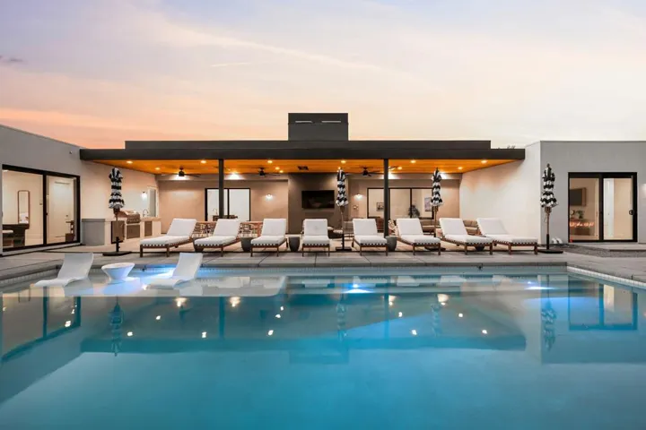 110-web-or-mls-Polo_Villa_14_Twilight_00