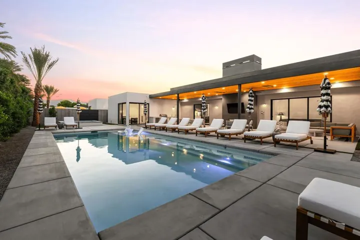 109-web-or-mls-Polo_Villa_14_Twilight_00