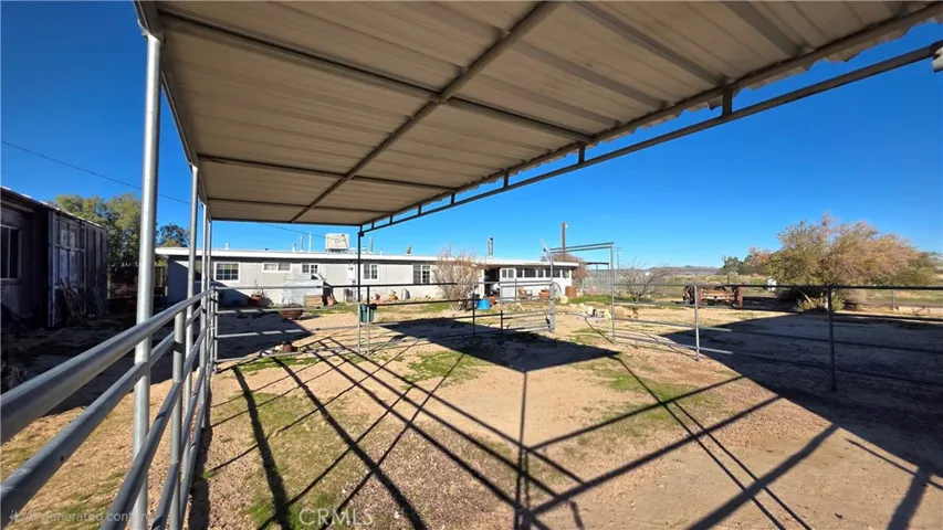 Four rail corral