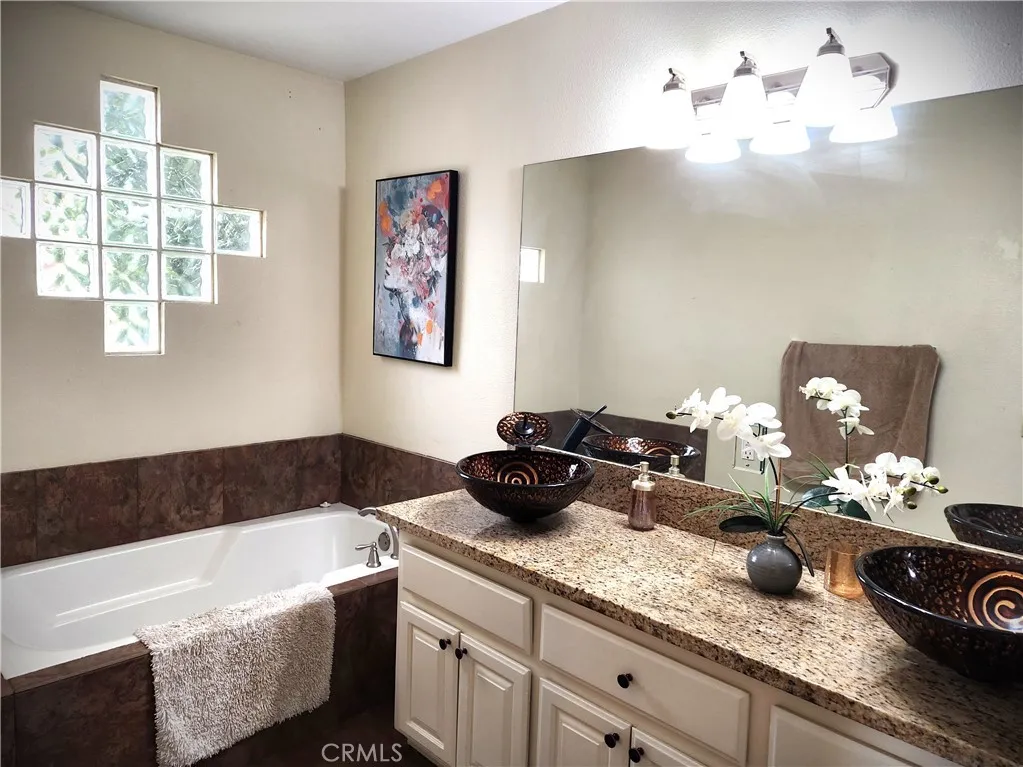 13545 Cielo Azul, Desert Hot Springs, California 92240 home-pic-4