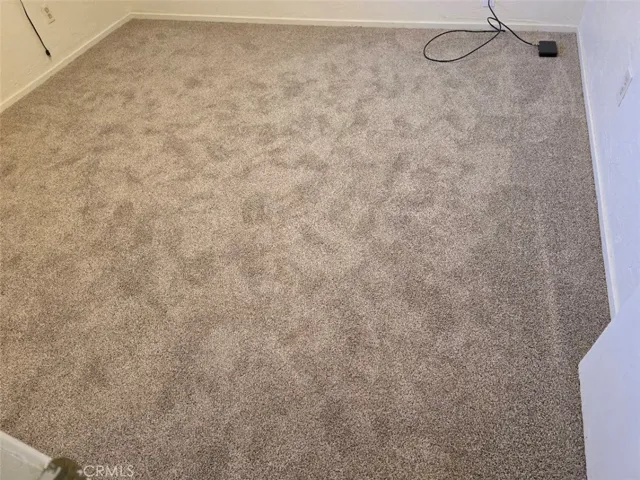 Like-new carpet in bedrooms