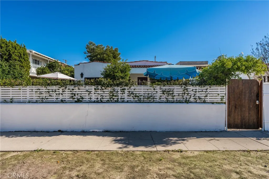 5516 Willowcrest, North Hollywood, California 91601 home-pic-2