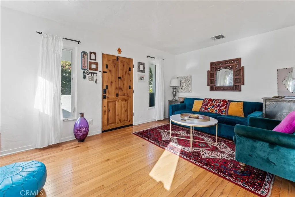 5516 Willowcrest, North Hollywood, California 91601 home-pic-9