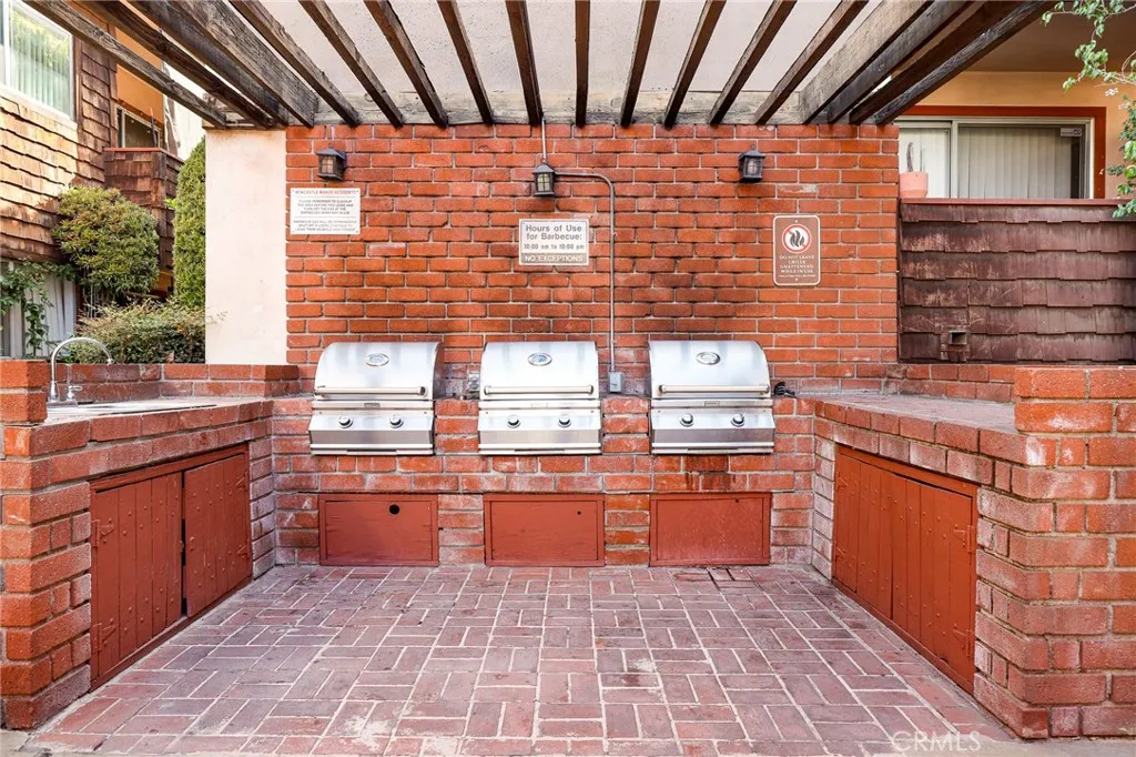 5403 Newcastle Avenue 28, Encino, California 91316 home-pic-22