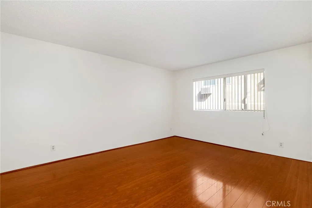 5403 Newcastle Avenue 28, Encino, California 91316 home-pic-13