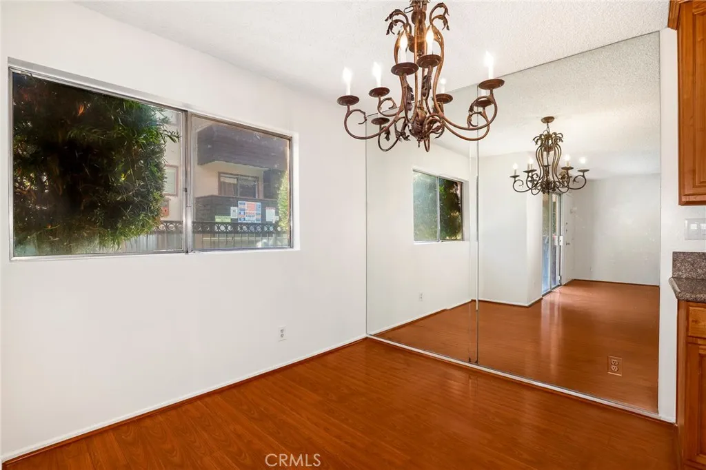 5403 Newcastle Avenue 28, Encino, California 91316 home-pic-6