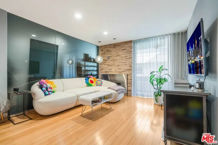 750 N Kings Road 225, West Hollywood, California 90069