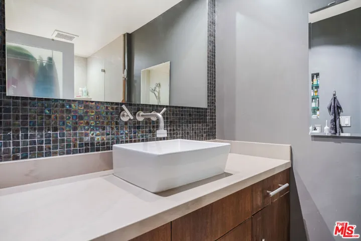 750 N Kings Road 225, West Hollywood, California 90069