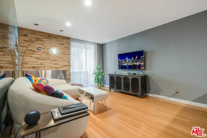 750 N Kings Road 225, West Hollywood, California 90069