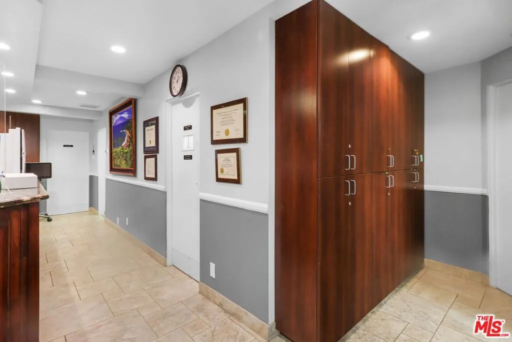 10505 W Pico Boulevard, Los Angeles, California 90064 — photo 4