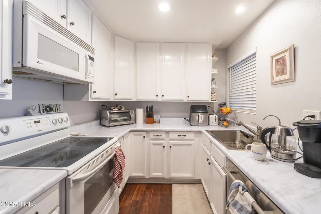 28915 Thousand Oaks Boulevard 198, Agoura Hills, California 91301 home-pic-10