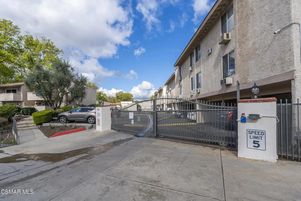 28915 Thousand Oaks Boulevard 198, Agoura Hills, California 91301 home-pic-37